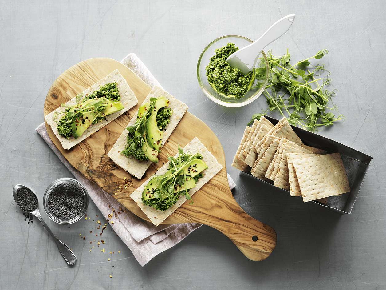 Wasa Delicate Crisp Sesame με vegan pesto