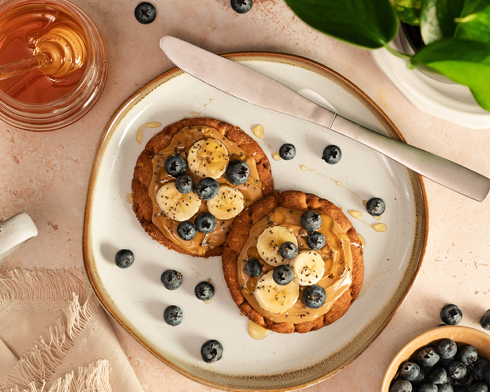 Wasa Cinnamon Crackers Peanut butter bananas blueberry breakfast